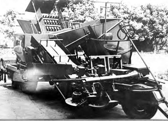 Свеклоуборочный комбайн СКН-2А. В 1963-1966 гг. выпущено более 16000 машин